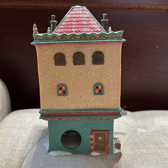 Department 56 Maries Doll House - Picture 4 of 13